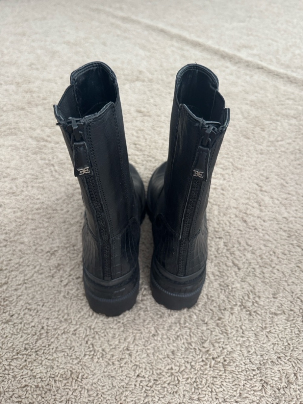 Sam Edelman Chelsea Boot - Picture 3 of 7